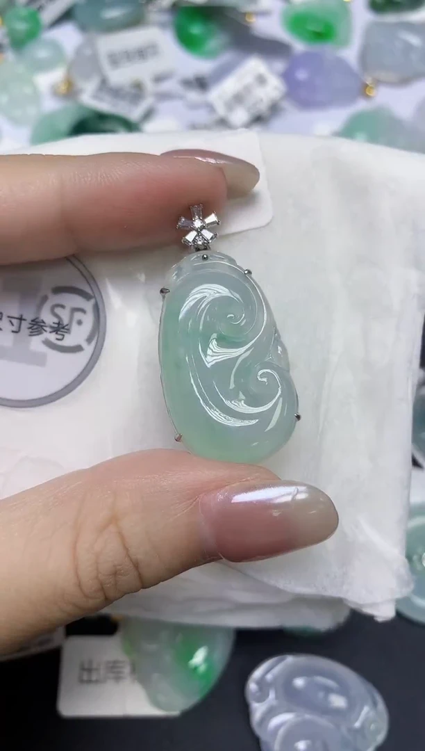 翡翠18K金镶嵌颈饰天然缅甸翡翠A货多样性发一件