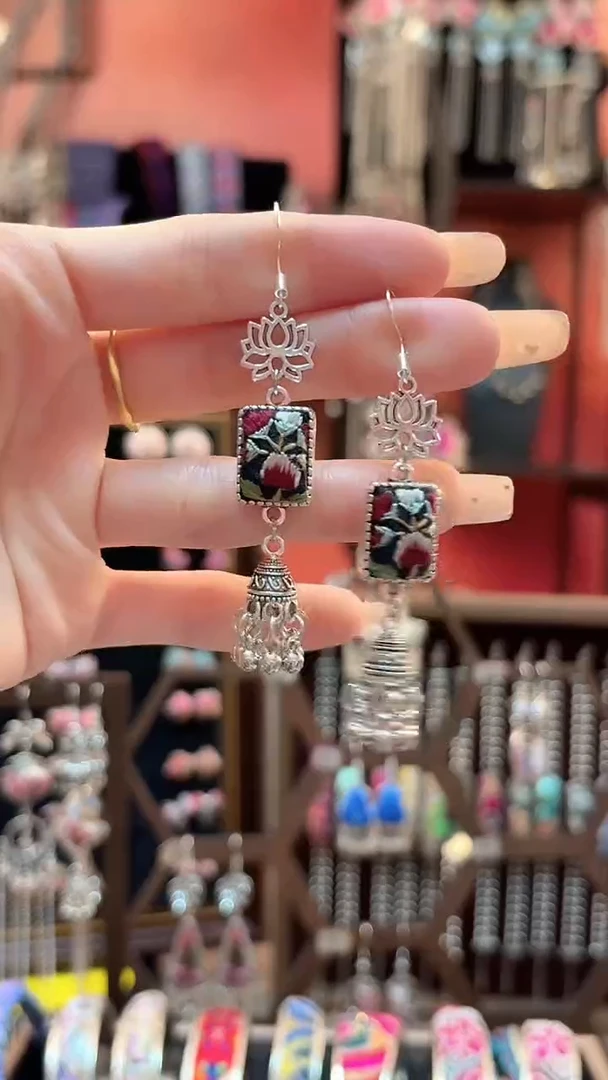 织绣云织谣民族风精美饰品  75