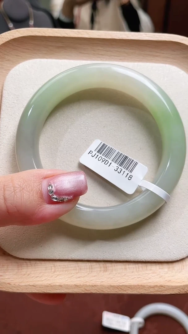 【闪购商品】和田玉手镯未镶嵌58圈口 翠青