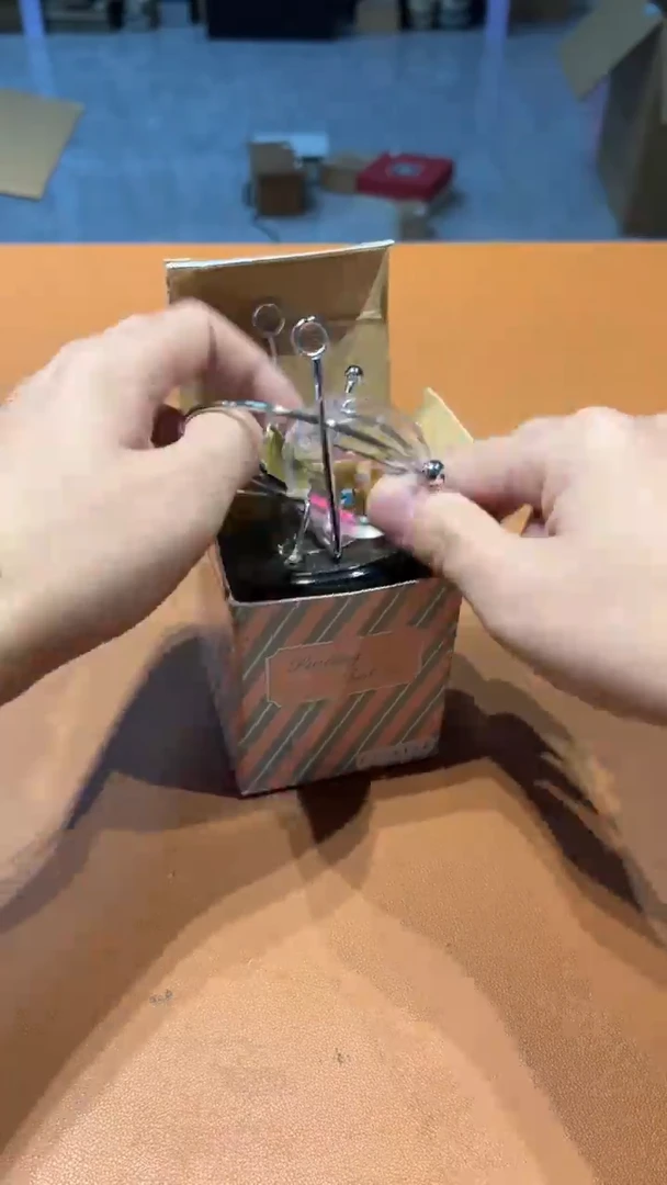 ?****云阿达西日瓷摆件941