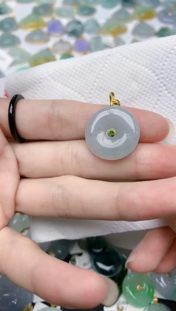 翡翠18K金镶嵌颈饰天然A货翡翠