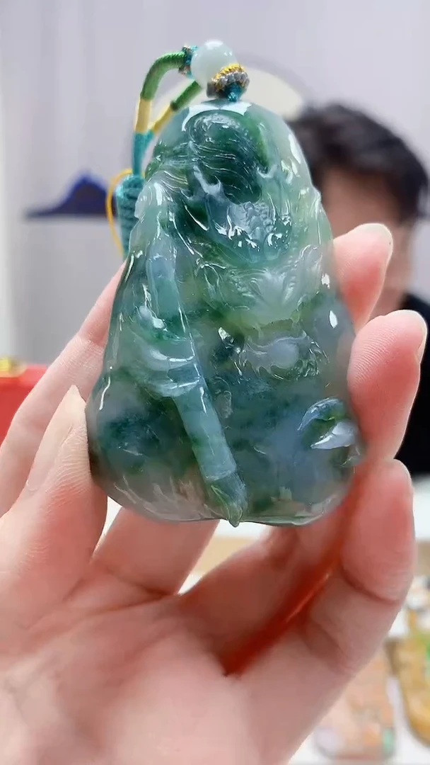 未镶嵌定制翡翠5060zm-毛货挂件102