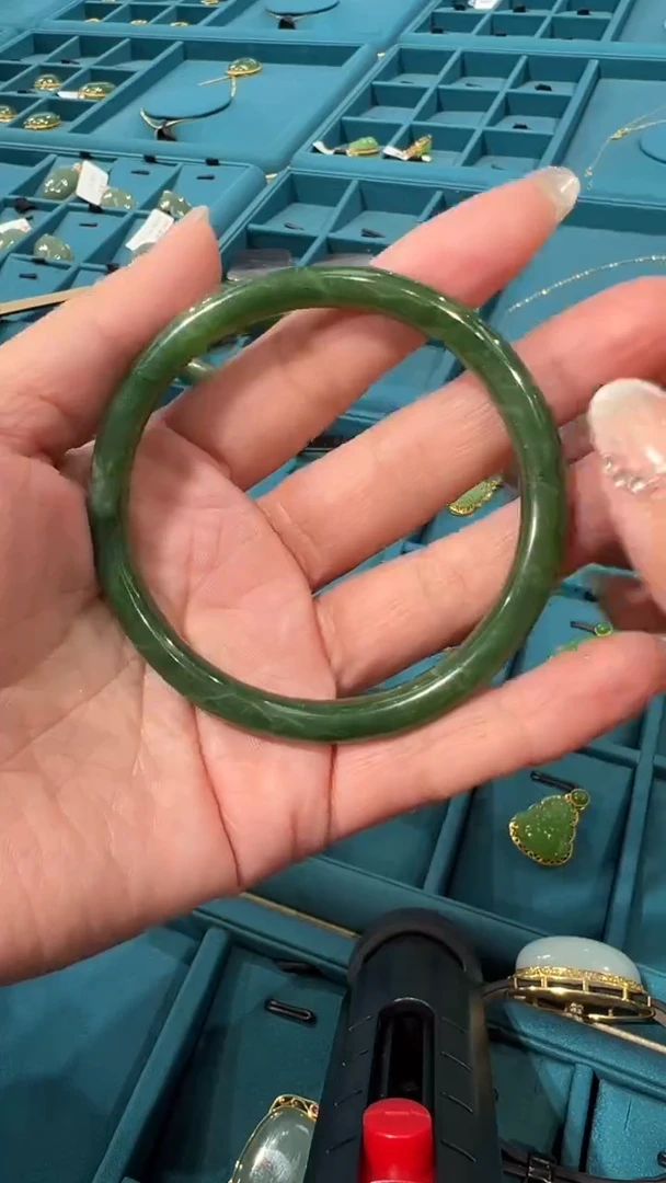 【闪购商品】和田玉手镯未镶嵌和田玉手镯多样性发货拍一发一