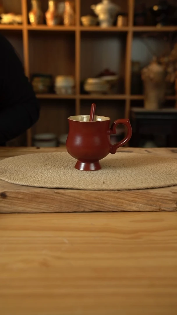 复古红系列的花口高脚咖啡杯+搅拌棒