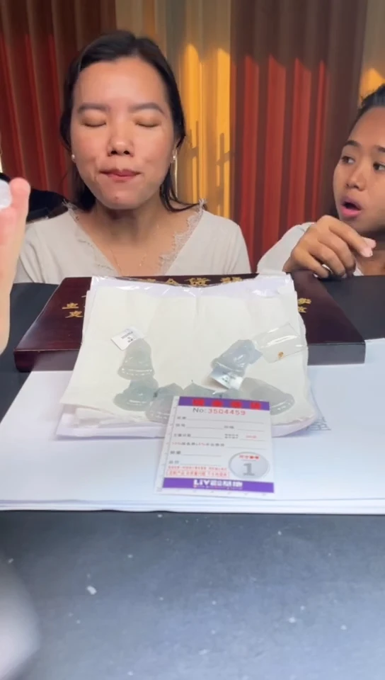 未镶嵌定制翡翠未抛光毛货多样性发其一拍一发一4459配金扣