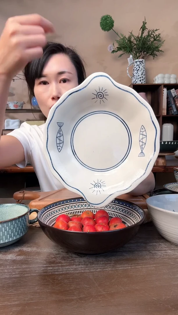 8英寸花边欢乐鱼双耳碗微瑕