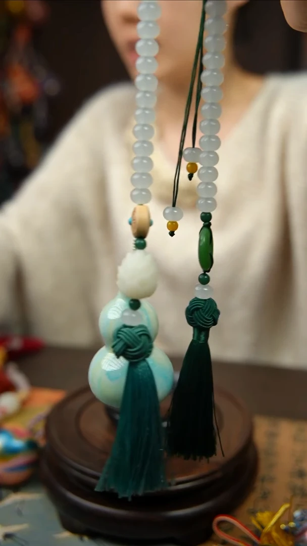 941号漂漆小手捻葫芦车挂