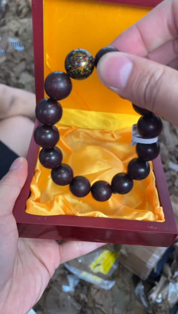 木质非金属捧月文创福利闪购商品