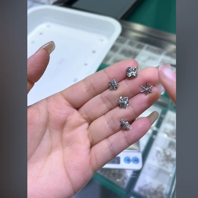 PT950耳钉时尚百搭