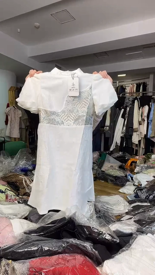 连衣裙       XL码      115-125斤