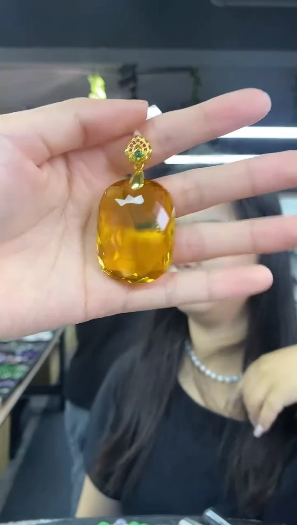 未镶嵌颈饰水晶多样性发其一颜色微差