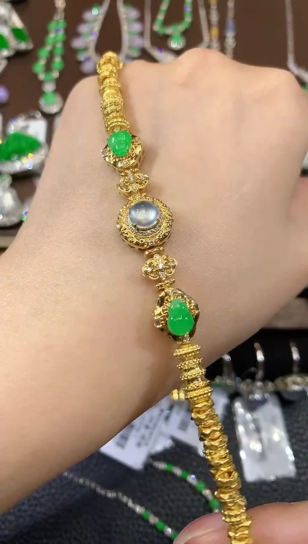 18K金镶嵌手链翡翠A104