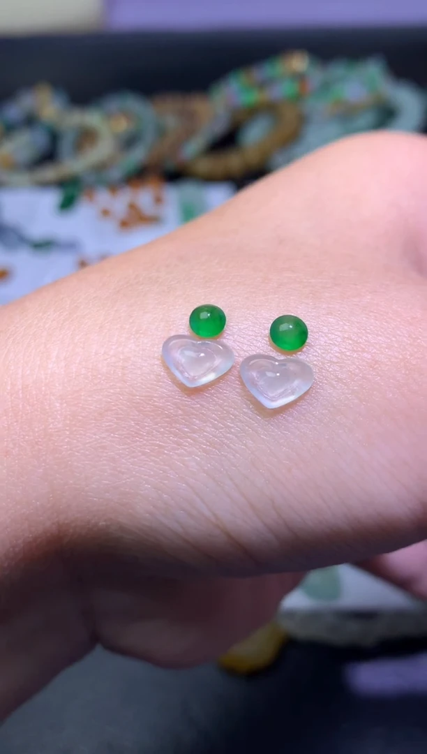 未镶嵌定制翡翠毛货