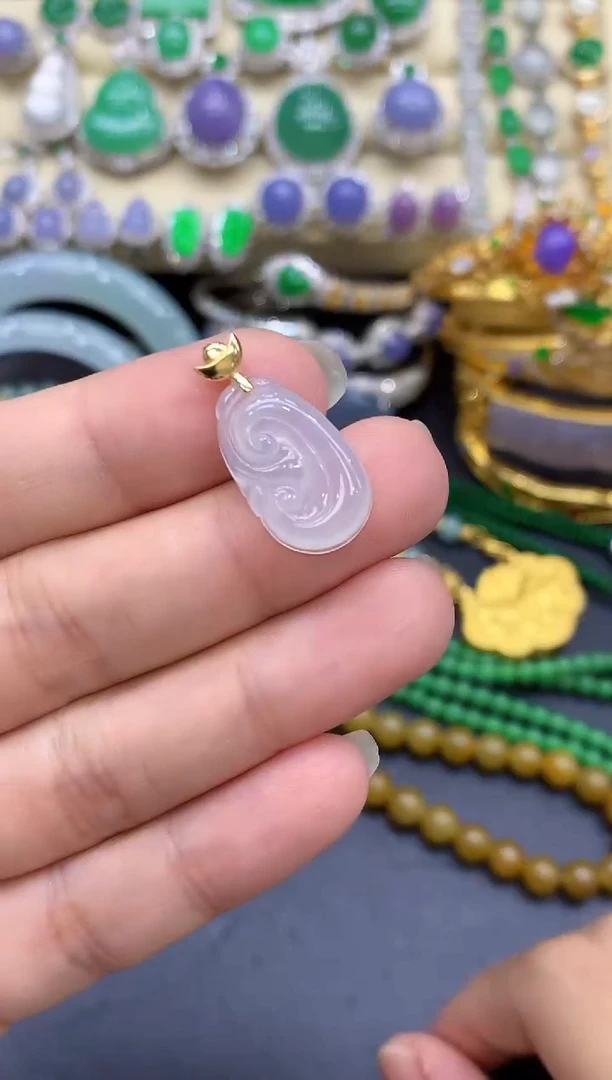 颈饰18K金镶嵌翡翠32-中国好珍宝