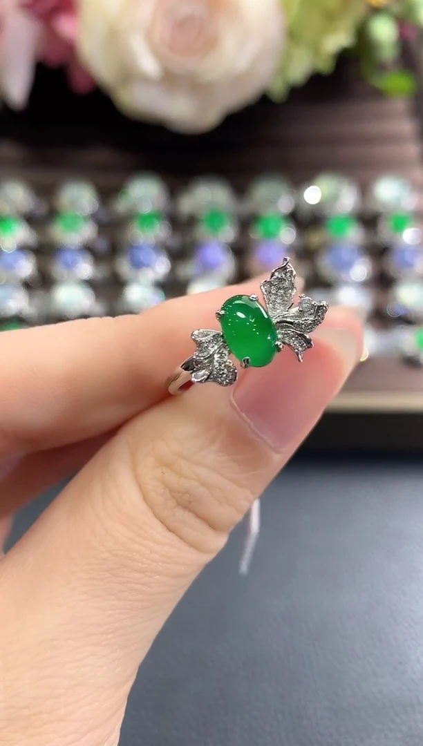 18K金镶嵌戒指翡翠b73