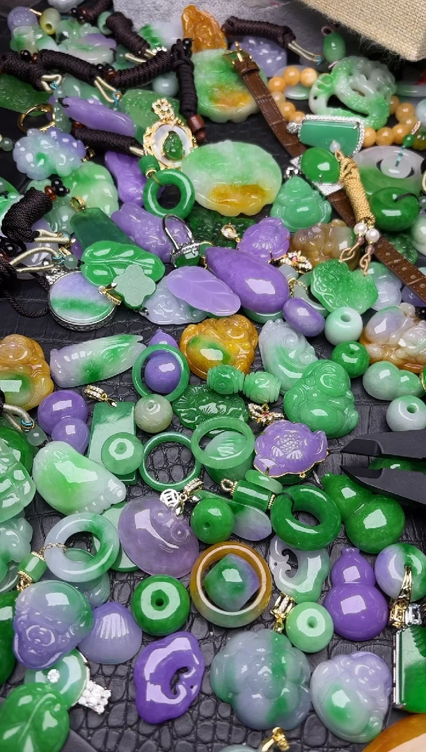 颈饰未镶嵌翡翠缅甸翡翠吊坠