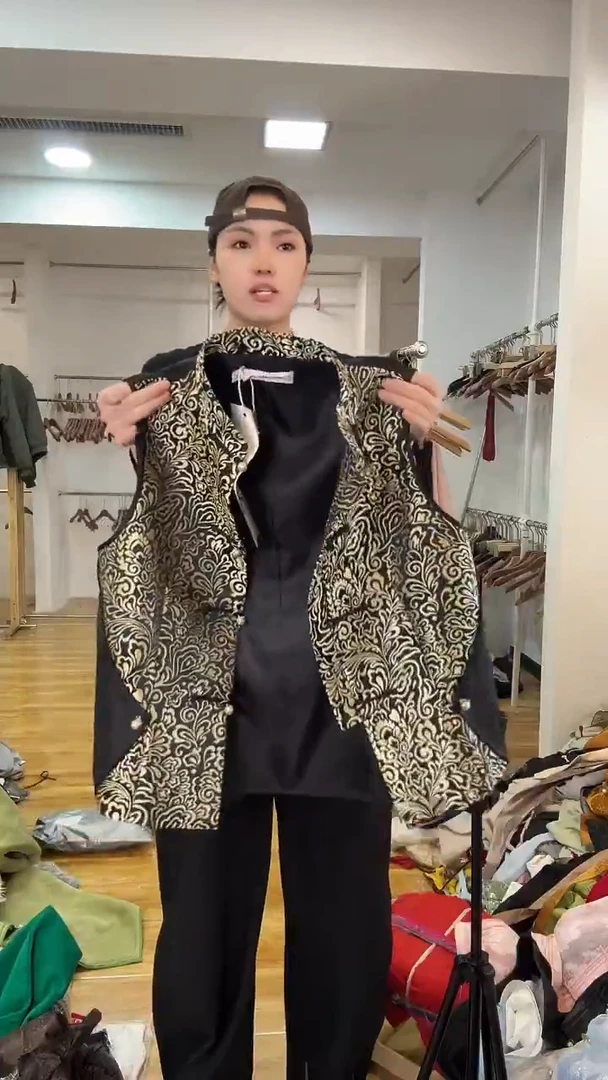 马甲  L 120斤以里