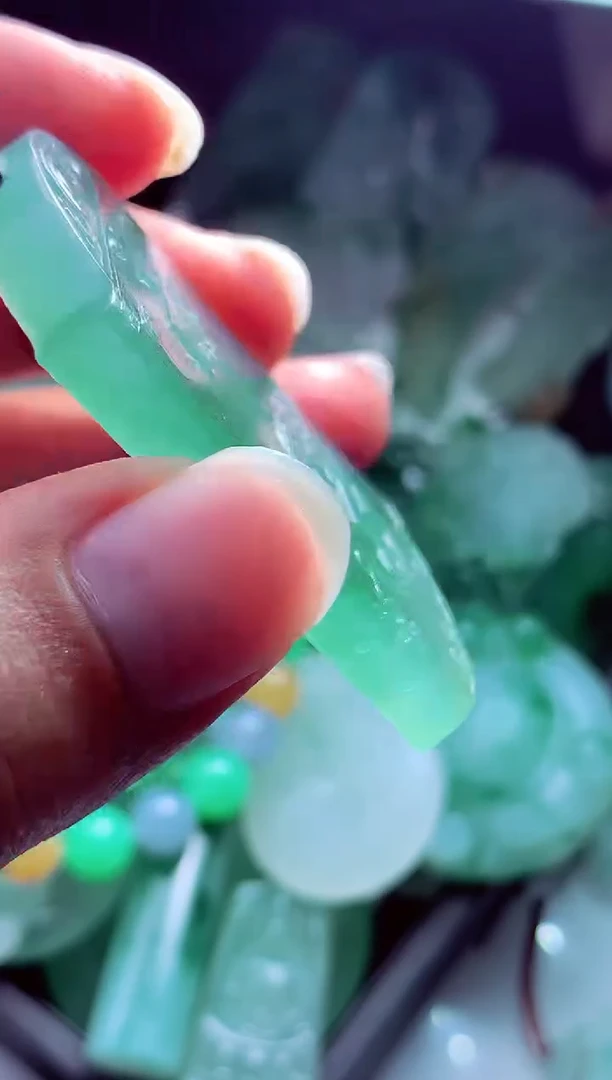 未镶嵌定制翡翠成*#翡翠毛货定制