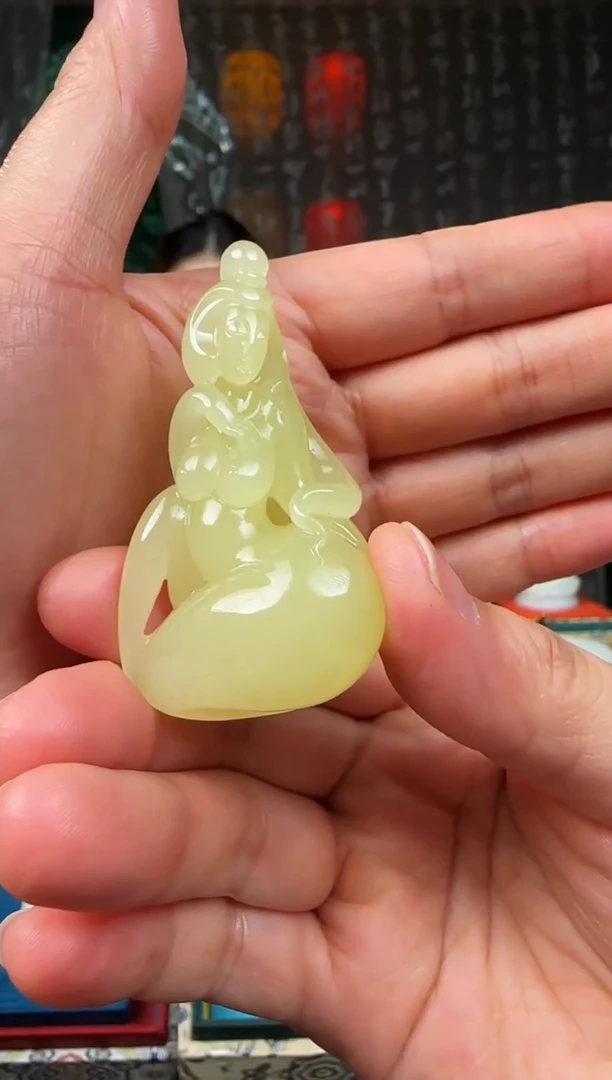 未镶嵌和田玉挂件玉美人