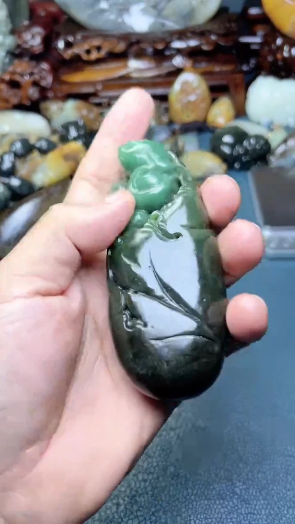 未镶嵌和田玉把件-