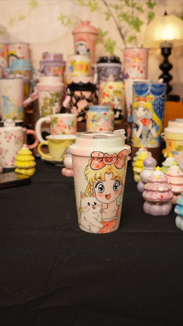 陶景德镇手绘的杯子