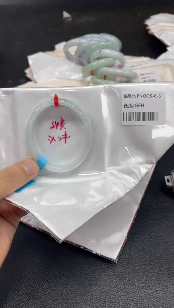 未镶嵌手镯翡翠翡翠手镯