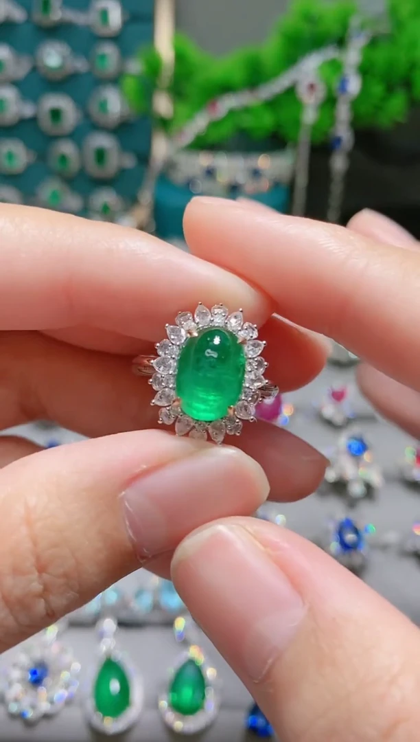 18K金镶嵌18K金戒指祖母绿.