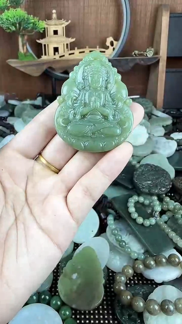 颈饰未镶嵌和田玉1