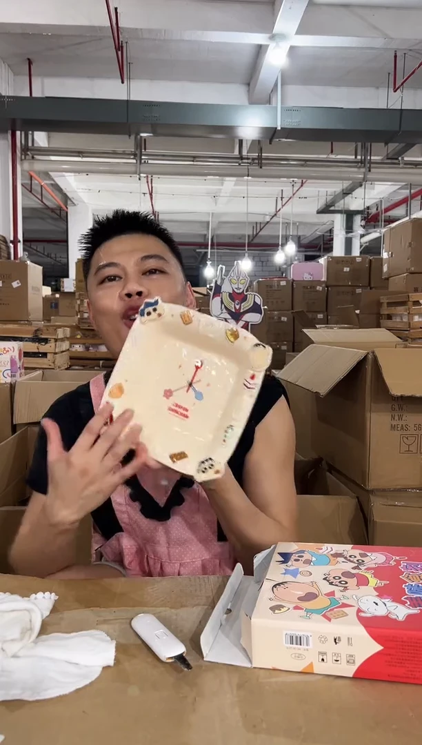 原盒蜡笔小新美味方盘