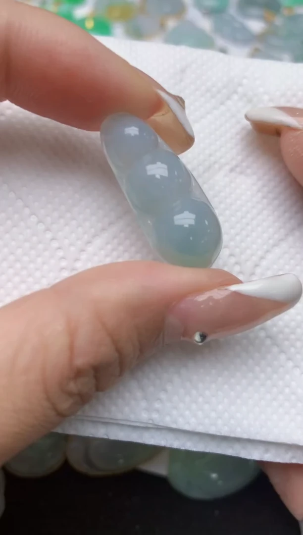 翡翠未镶嵌颈饰天然缅甸A货翡翠