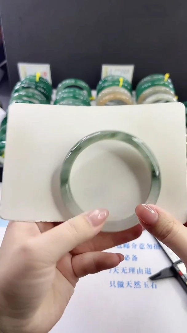 未镶嵌手镯石英质玉多样性发货V17-62