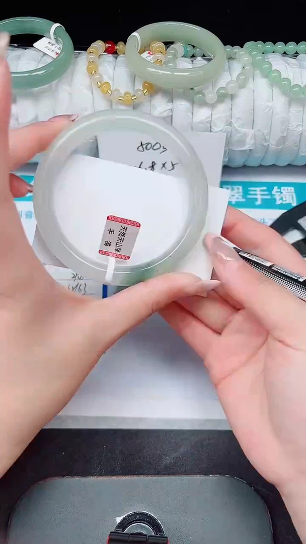 未镶嵌手镯石英质玉16-63/64