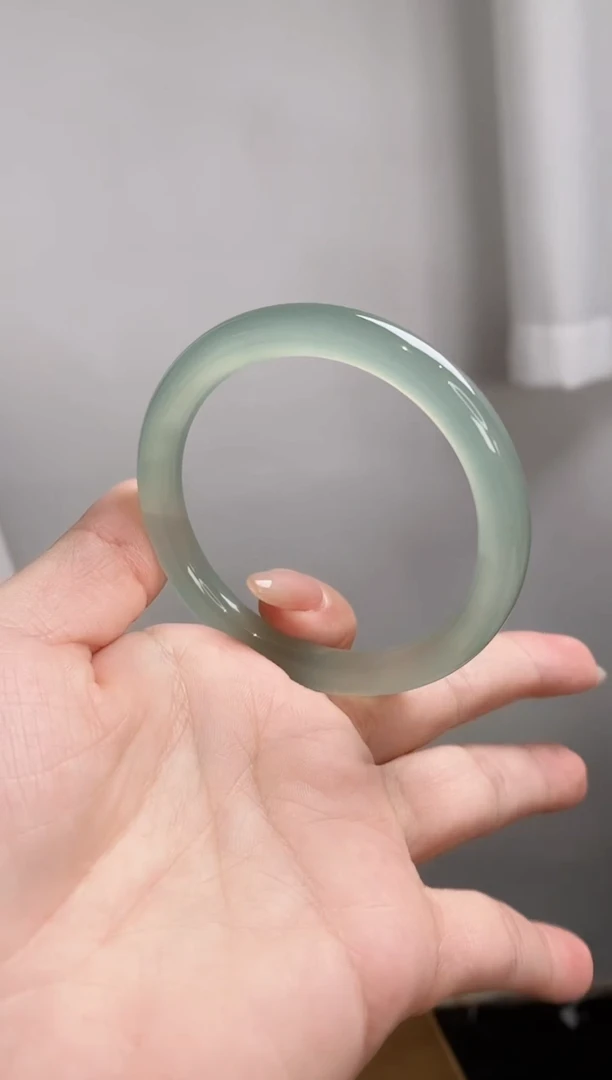 玛瑙/玉髓手镯未镶嵌54圈 卡8