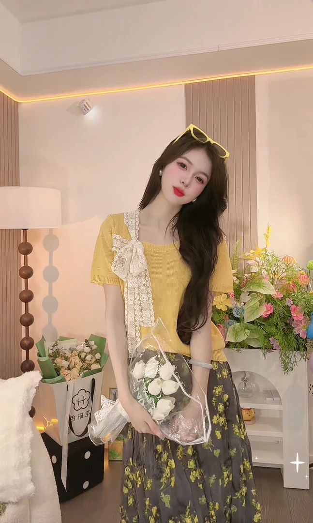 气质拼接蕾丝短袖显瘦百搭夏宽松纯色气质时尚休闲方领韩版针织衫