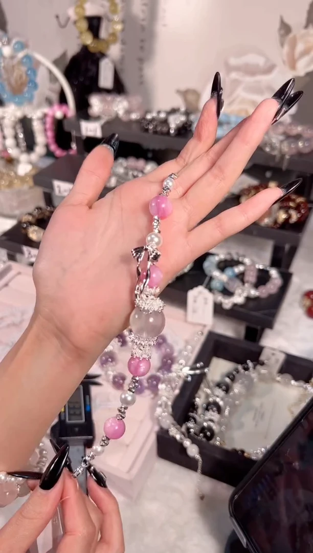 水晶手链未镶嵌天然水晶默认微瑕，多样性发货发其一