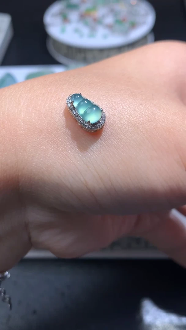 颈饰未镶嵌翡翠净货