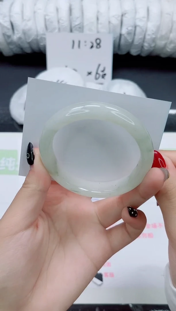 未镶嵌手镯石英质玉0250-57