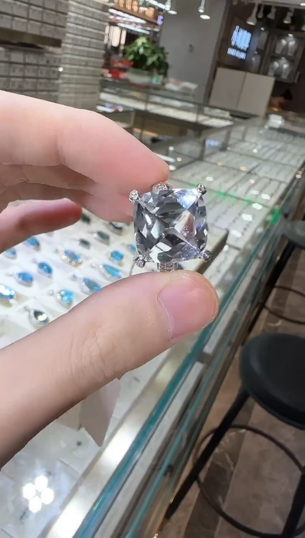 银S925镶嵌戒指水晶14mm净体白水晶