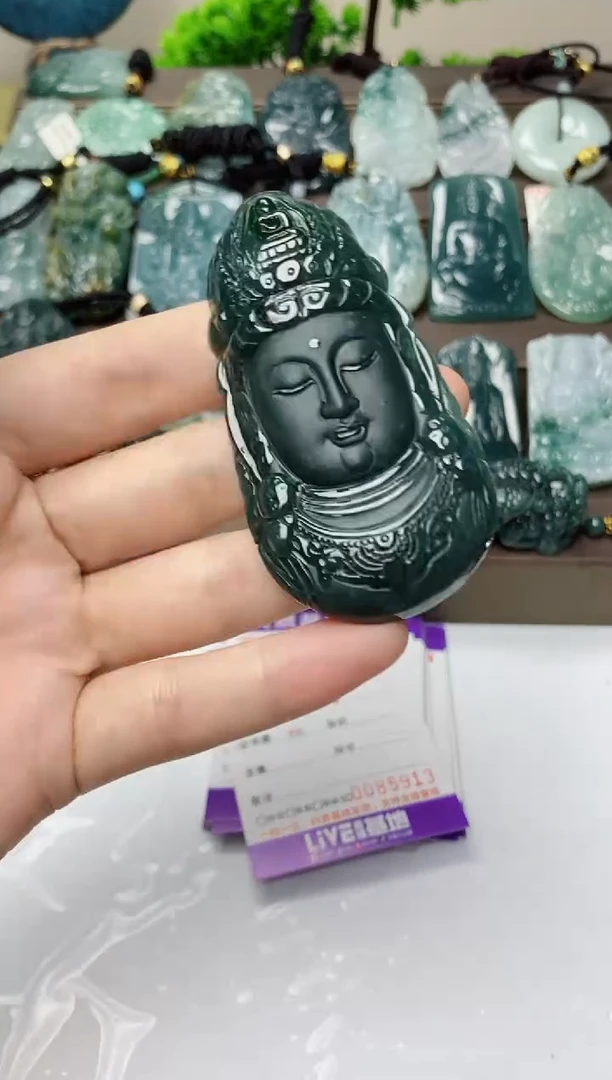 翡翠未镶嵌颈饰