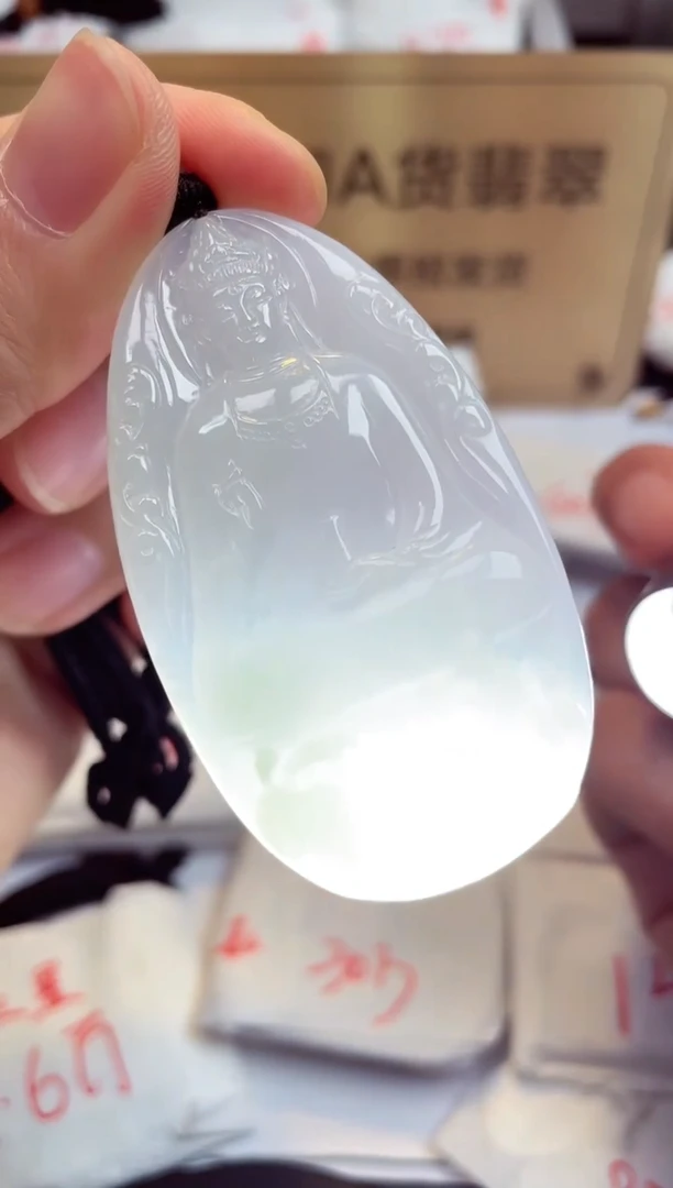 翡翠未镶嵌颈饰天然缅甸A货翡翠