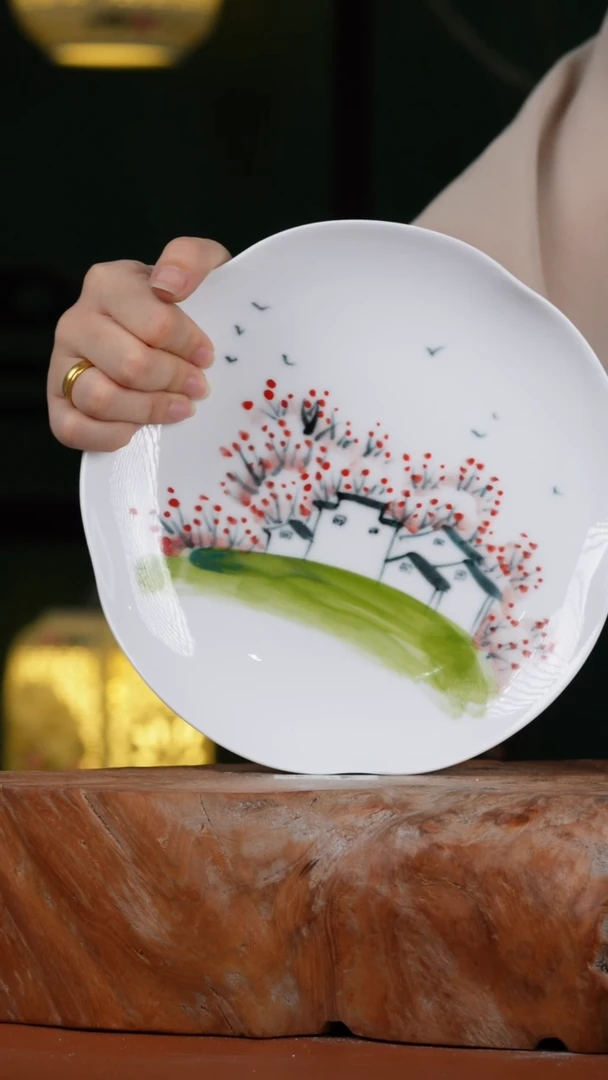 摆件景德镇高温釉中彩花边浅盘直径21.5高3