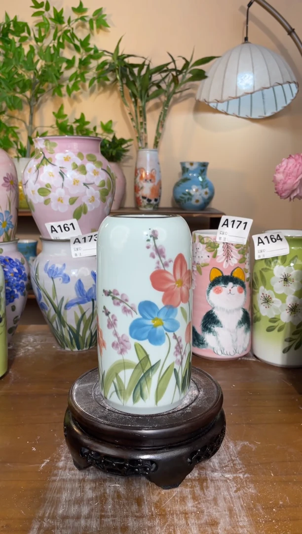 景德镇手绘陶瓷花瓶-有孔