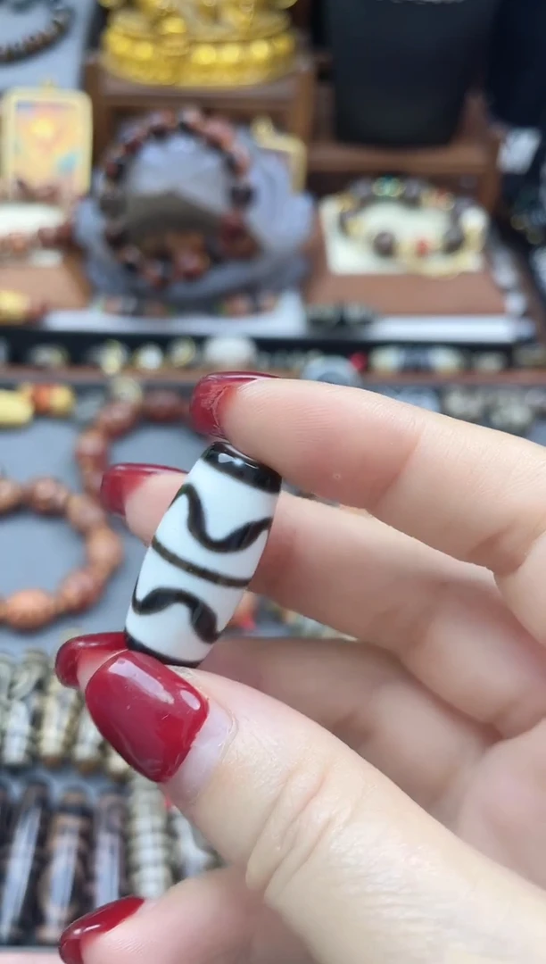 未镶嵌珠珠玛瑙/玉髓黑白双牙牙