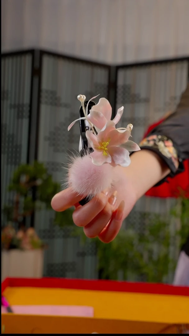 刺绣?**妖非遗苏绣绒花手工饰品