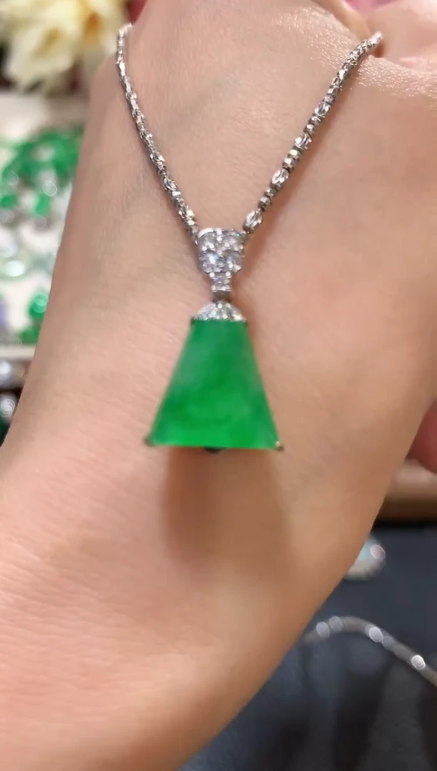 吊坠(不含链)18K金镶嵌翡翠m31