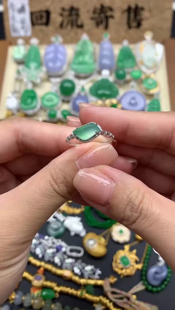 【闪购商品】翡翠戒指18K金镶嵌59-中国好珍宝