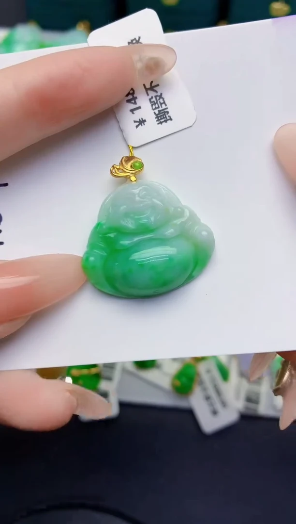 颈饰18K金镶嵌翡翠缅甸天然翡翠A货