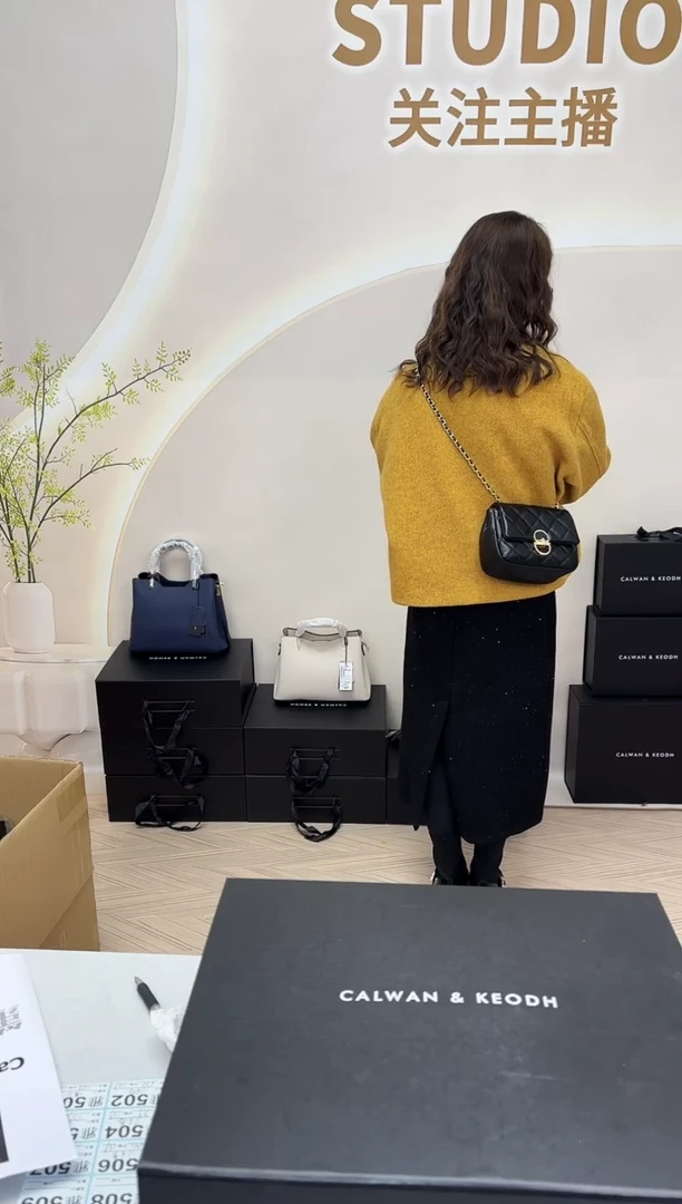 牛皮CALWAN KEODH 包包特价386