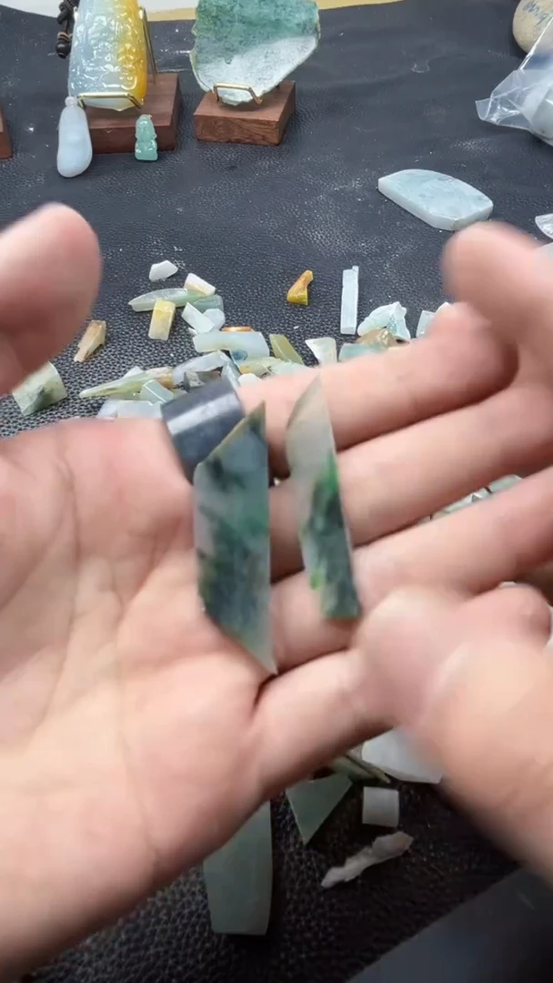 翡翠摆件未镶嵌材料11