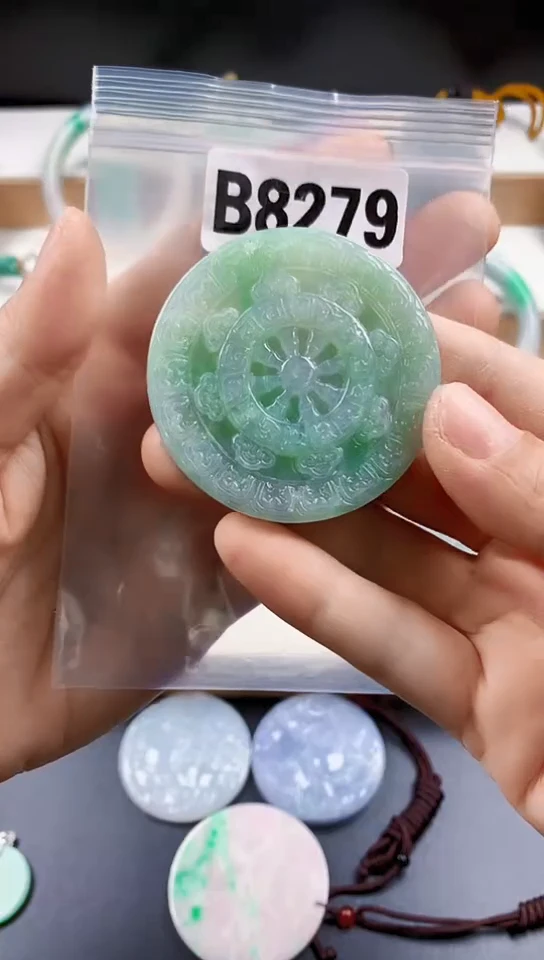 颈饰未镶嵌翡翠天然翡翠吊坠挂件